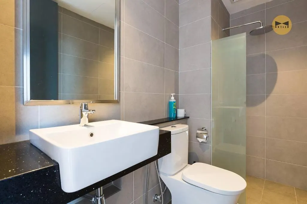 Spacious 3Br In Tropicana 218 At Central Location & Food Hunt Friendly George Town